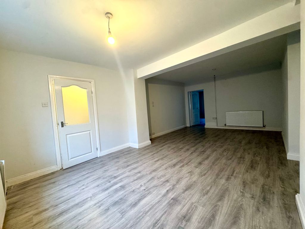 Property photo 3 of 12 Img_9994.Jpeg