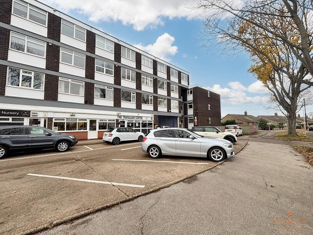 Property photo 1 of 14 Driveway