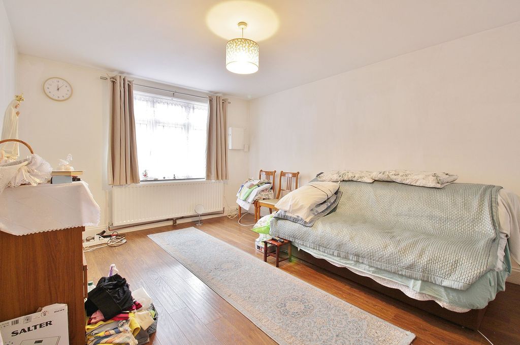 Property photo 2 of 11