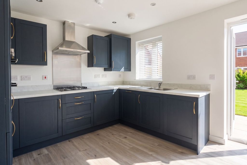 Property photo 1 of 32 Kitchen