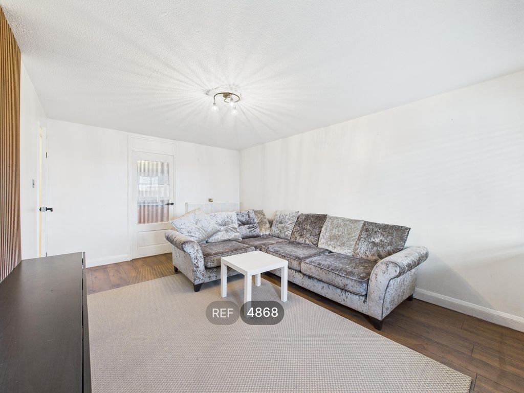 Property photo 3 of 12 Living Room