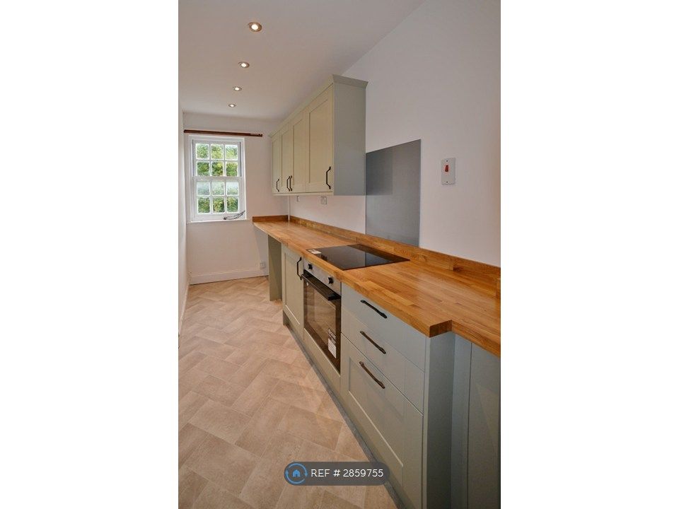 Property photo 1 of 11 Kitchen