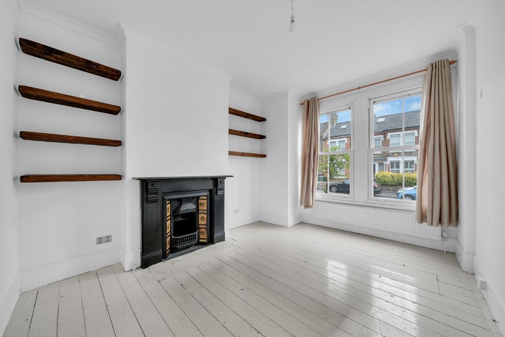 Property photo 2 of 13 4553332