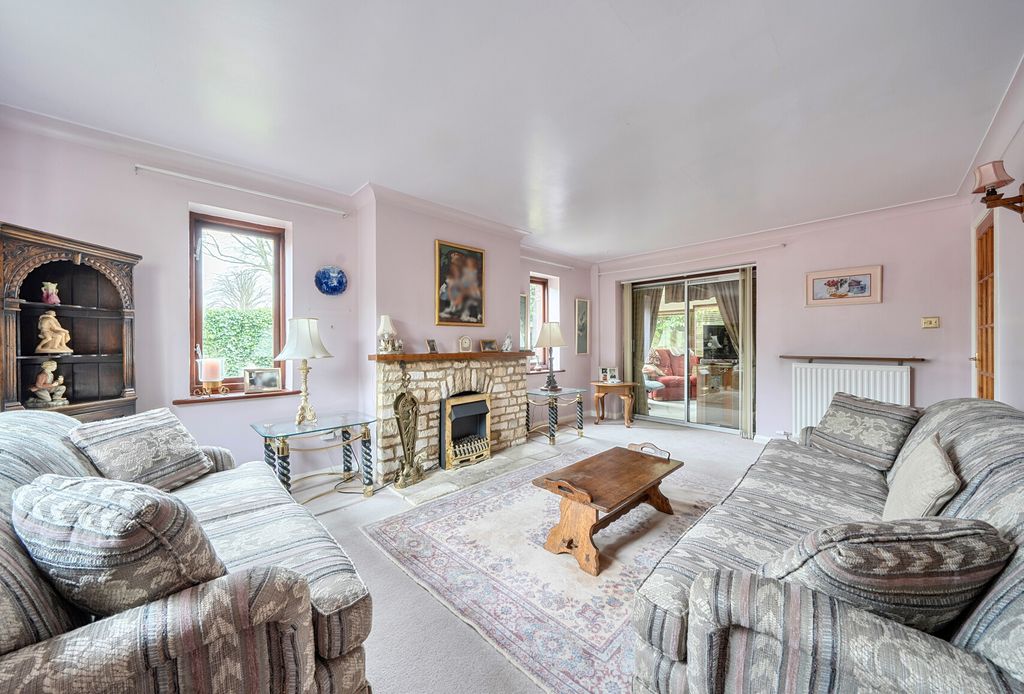 Property photo 2 of 22 1424360-11-69B827...