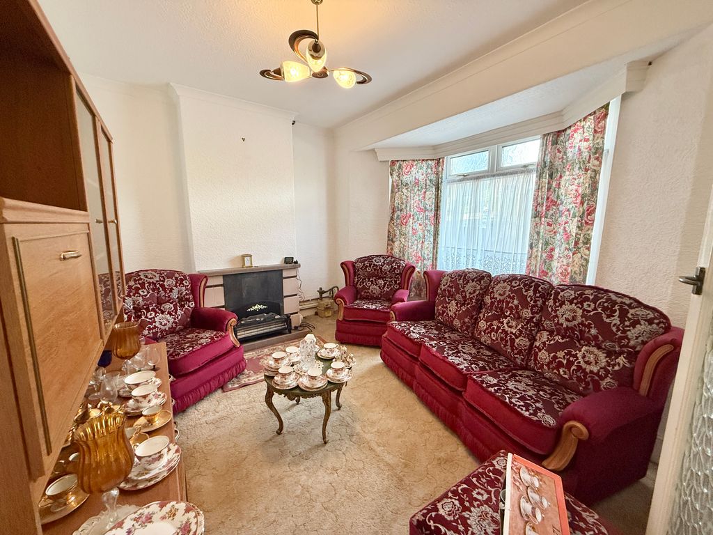 Property photo 3 of 13