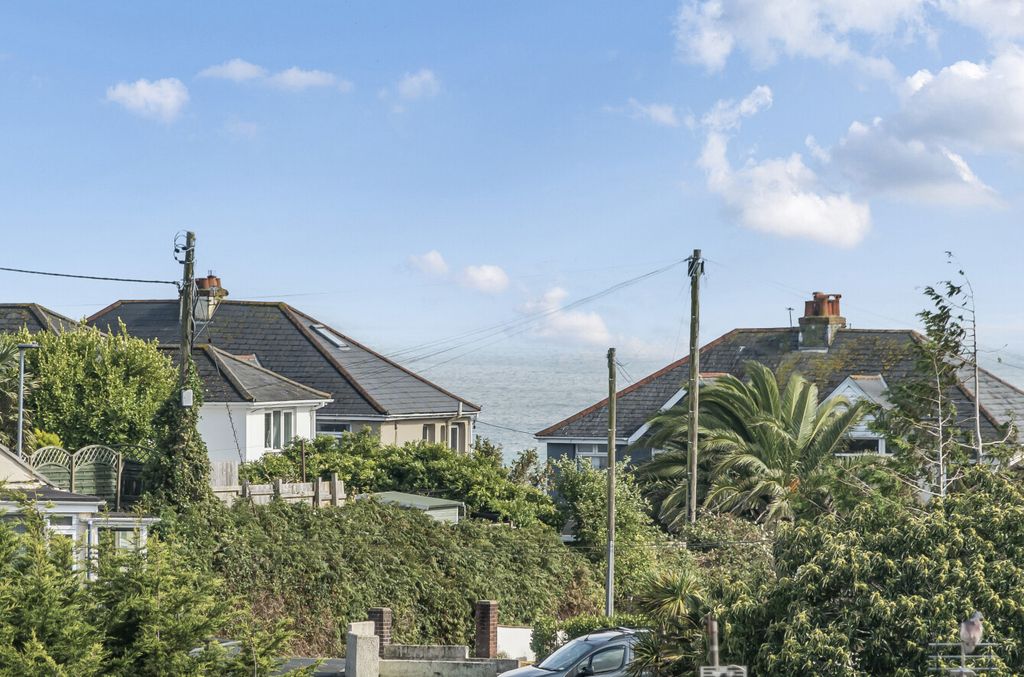 Property photo 1 of 17 1 - 1354417-12-68c831...