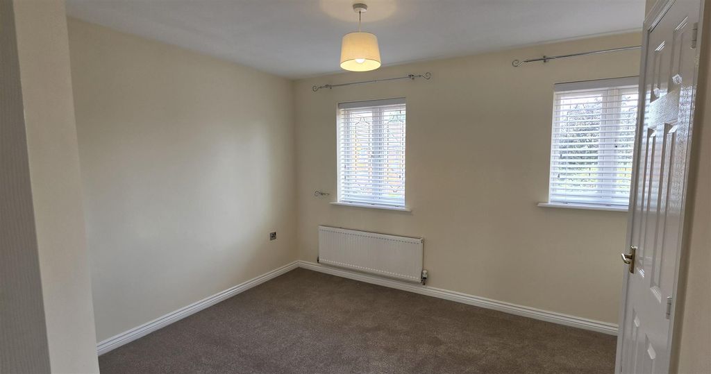 Property photo 3 of 13 Bedroom 1