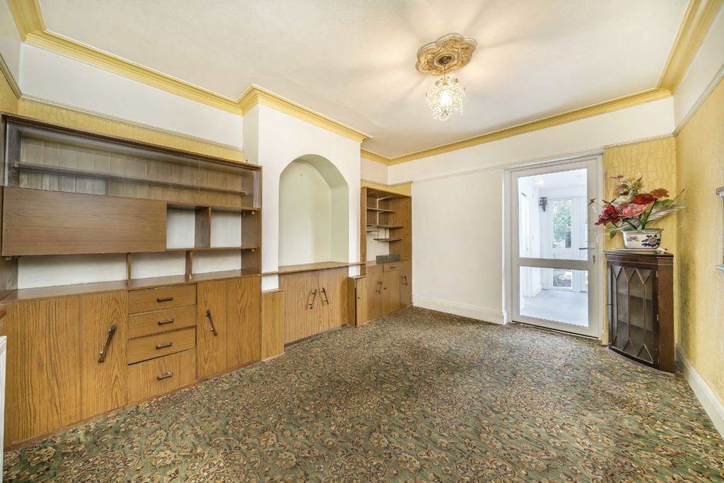 Property photo 3 of 9