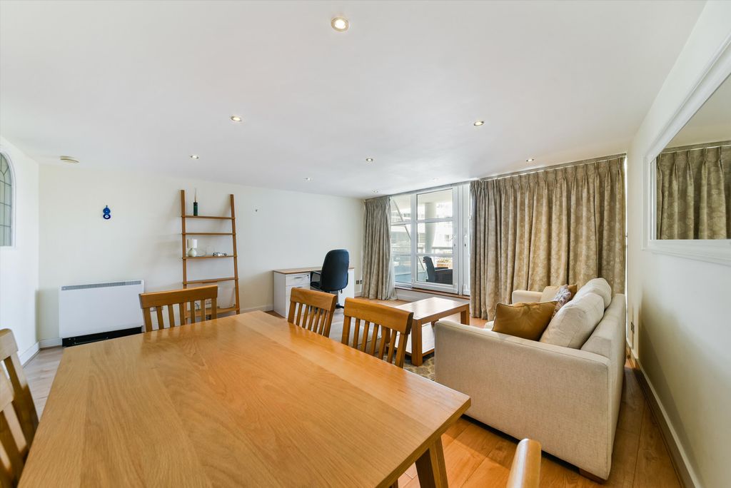 Property photo 3 of 11 Image