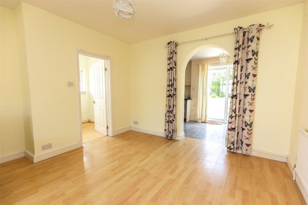 Property photo 3 of 21 Picture No. 06