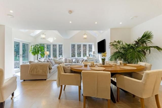 Property photo 3 of 12 Dining Room