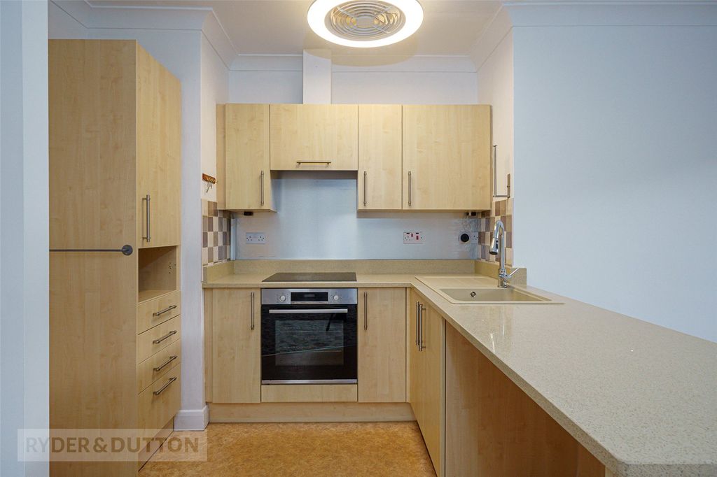 Property photo 3 of 13 Kitchen