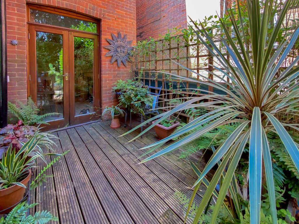 Property photo 3 of 27