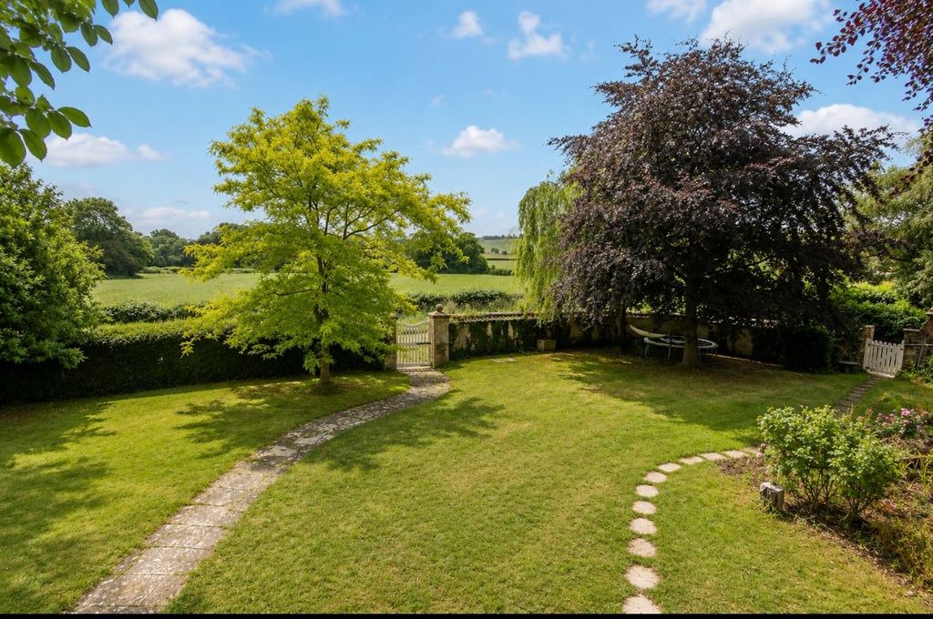 Property photo 2 of 30