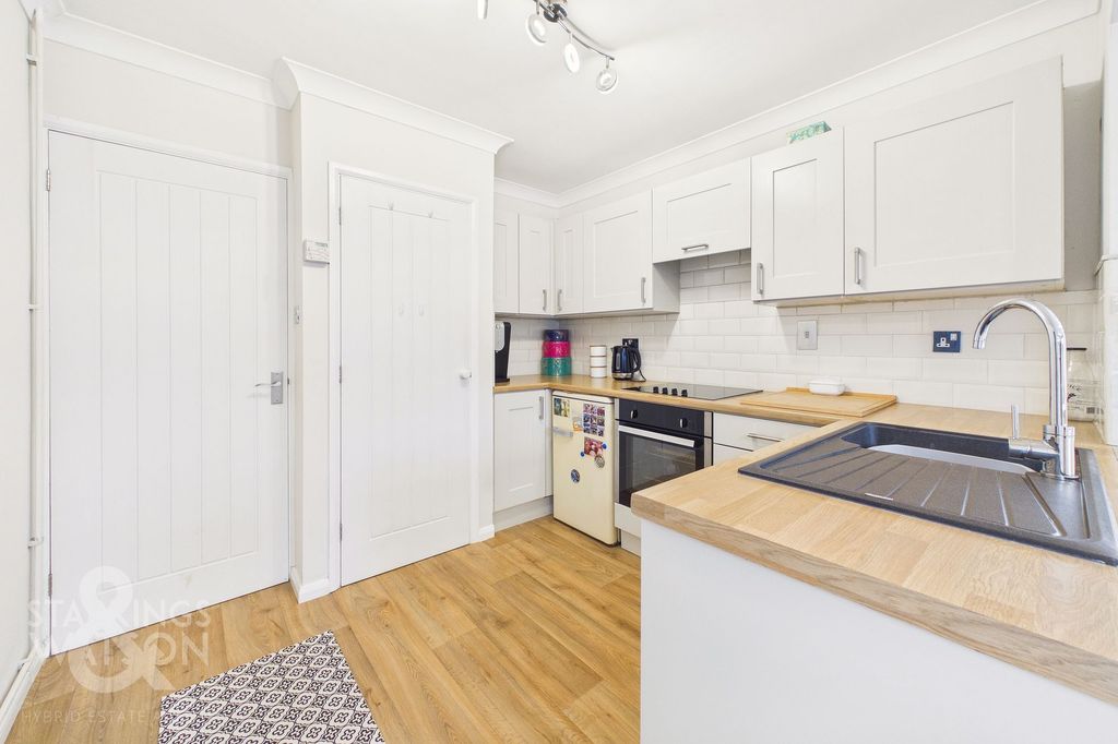 Property photo 1 of 23