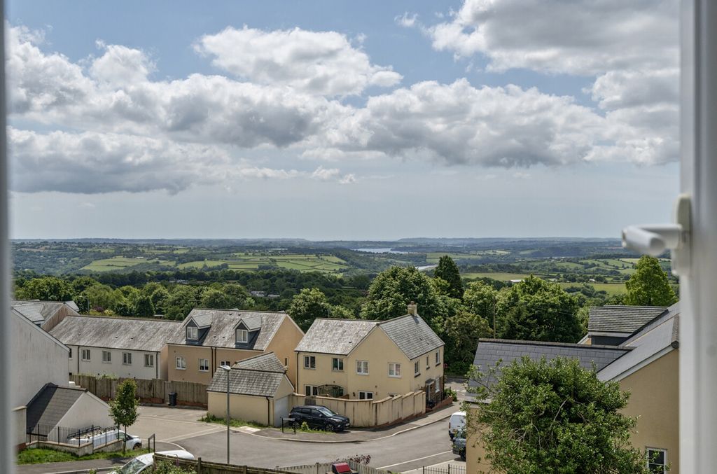 Property photo 3 of 20 1302735-19-683E06...