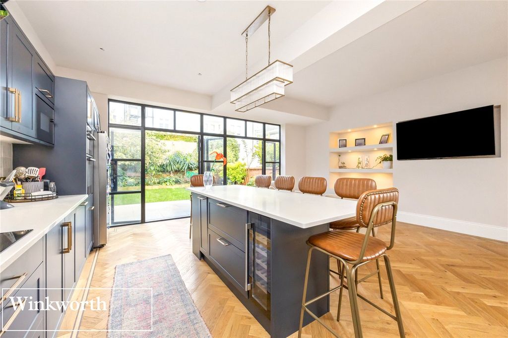 Property photo 3 of 16 Picture No. 04