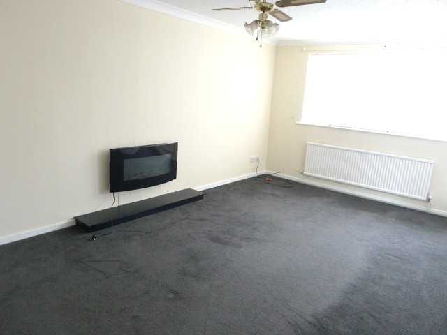 Property photo 2 of 7 Lounge