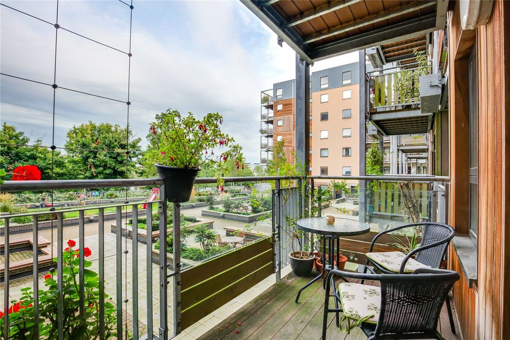 Property photo 2 of 20 Picture No. 17