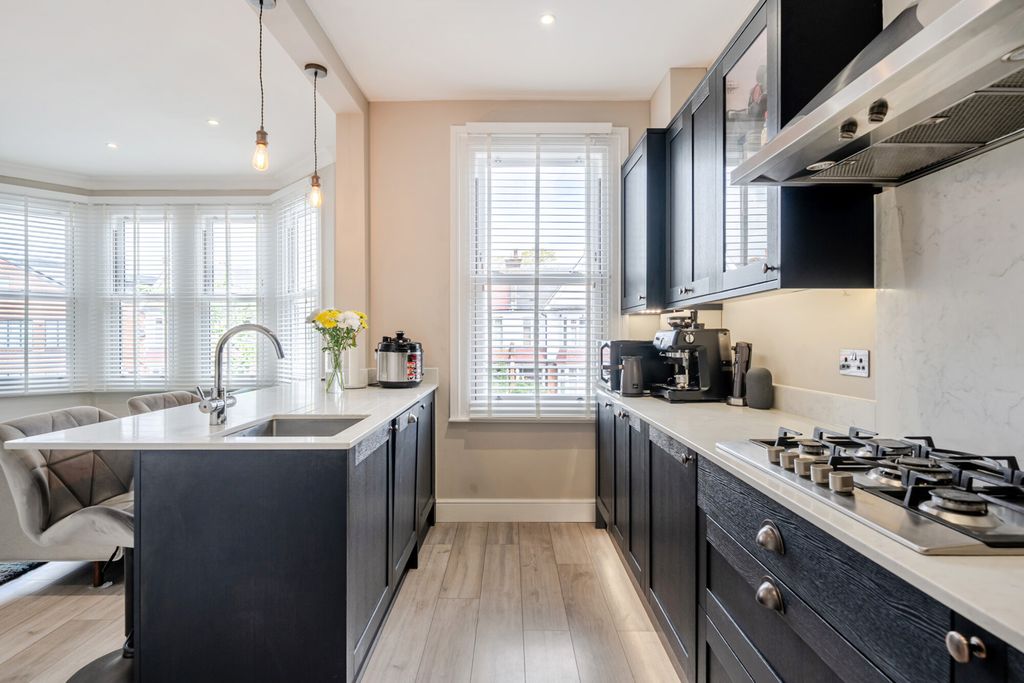 Property photo 3 of 28 1450825-13-69Fb15...