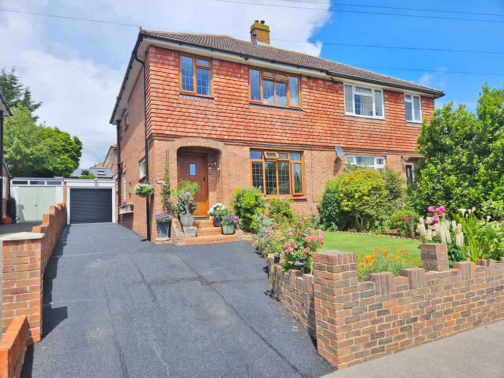 Property photo 1 of 27