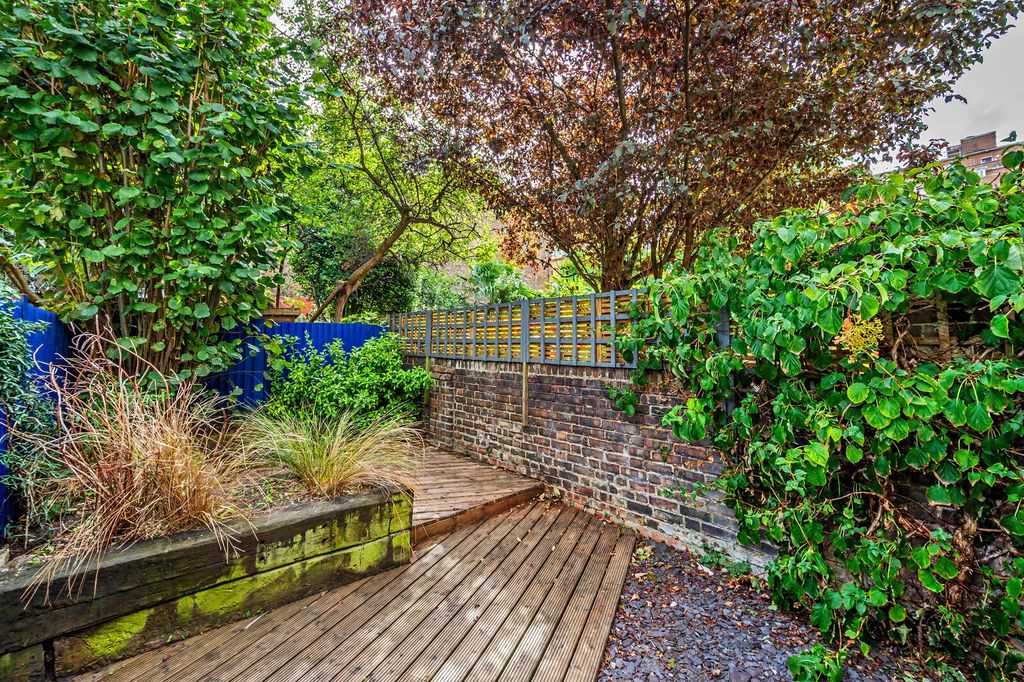 Property photo 3 of 11