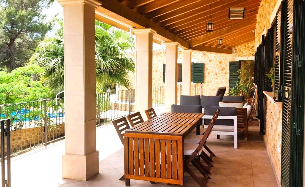 Property photo 2 of 27 2 81734.Jpeg