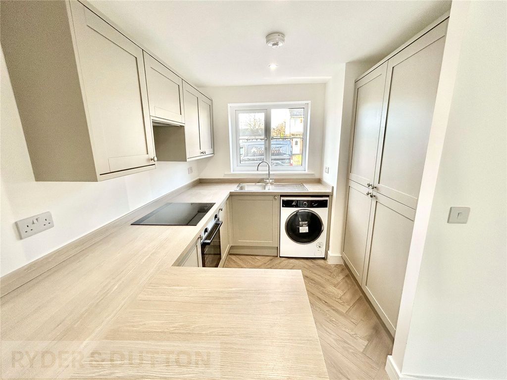 Property photo 3 of 17 Picture 3