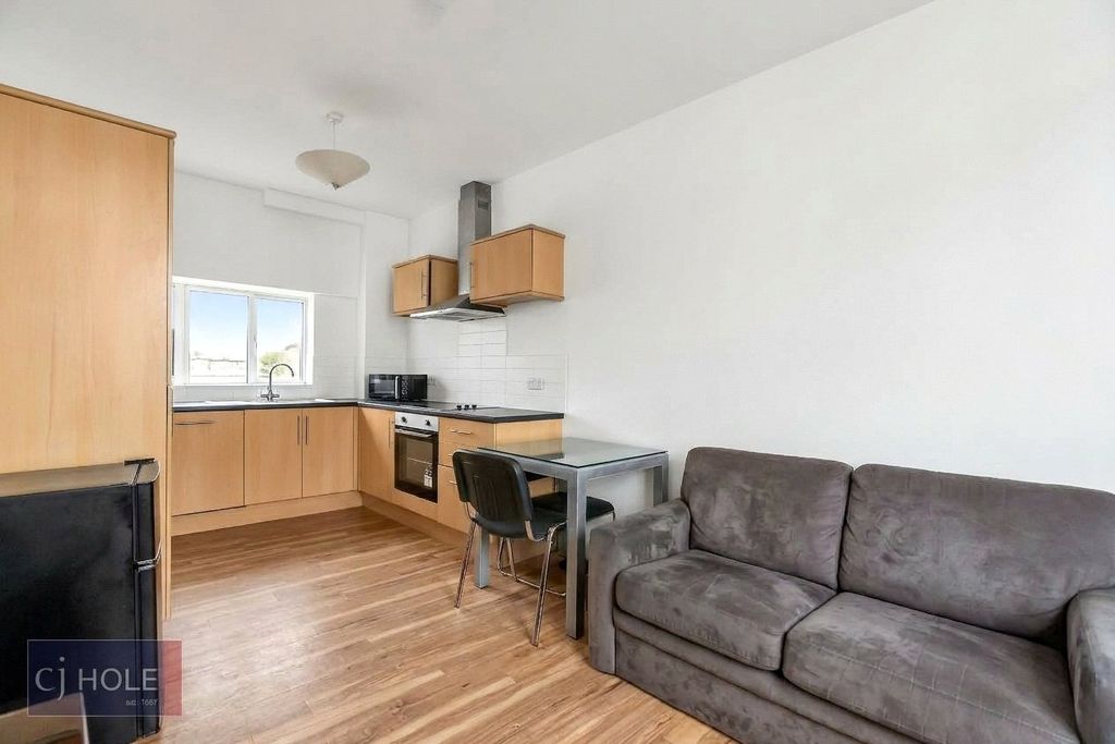 Property photo 3 of 8 Picture No. 25