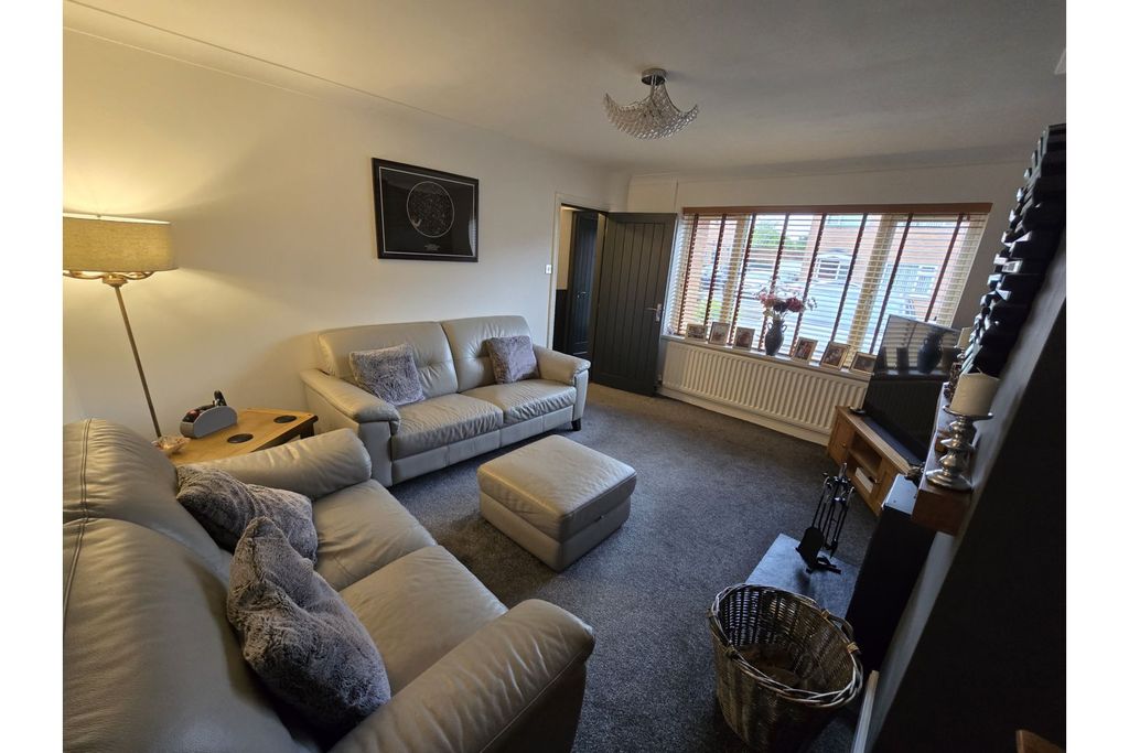 Property photo 3 of 32
