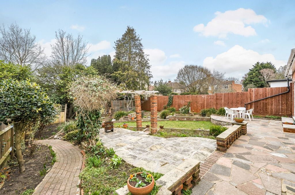 Property photo 2 of 17