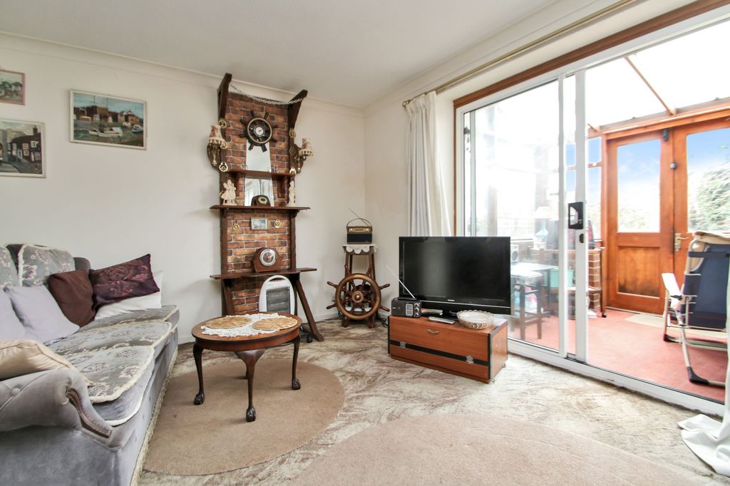 Property photo 3 of 8