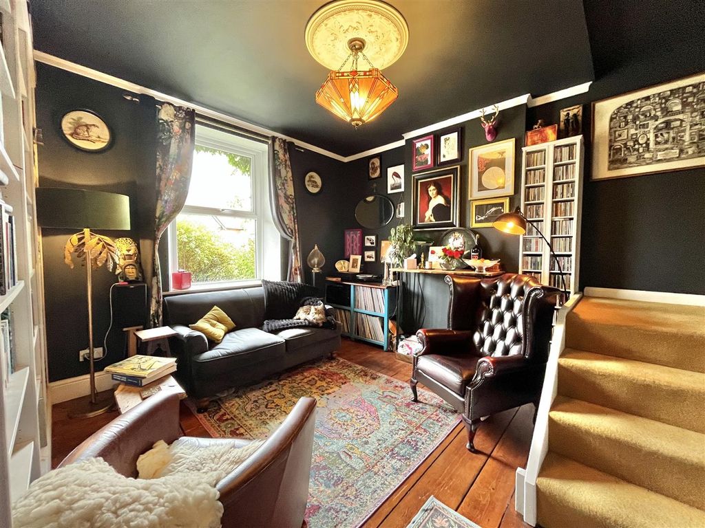 Property photo 3 of 19 Sitting Room