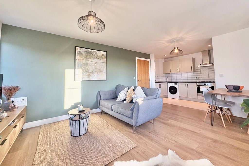 Property photo 3 of 10 Picture No. 02