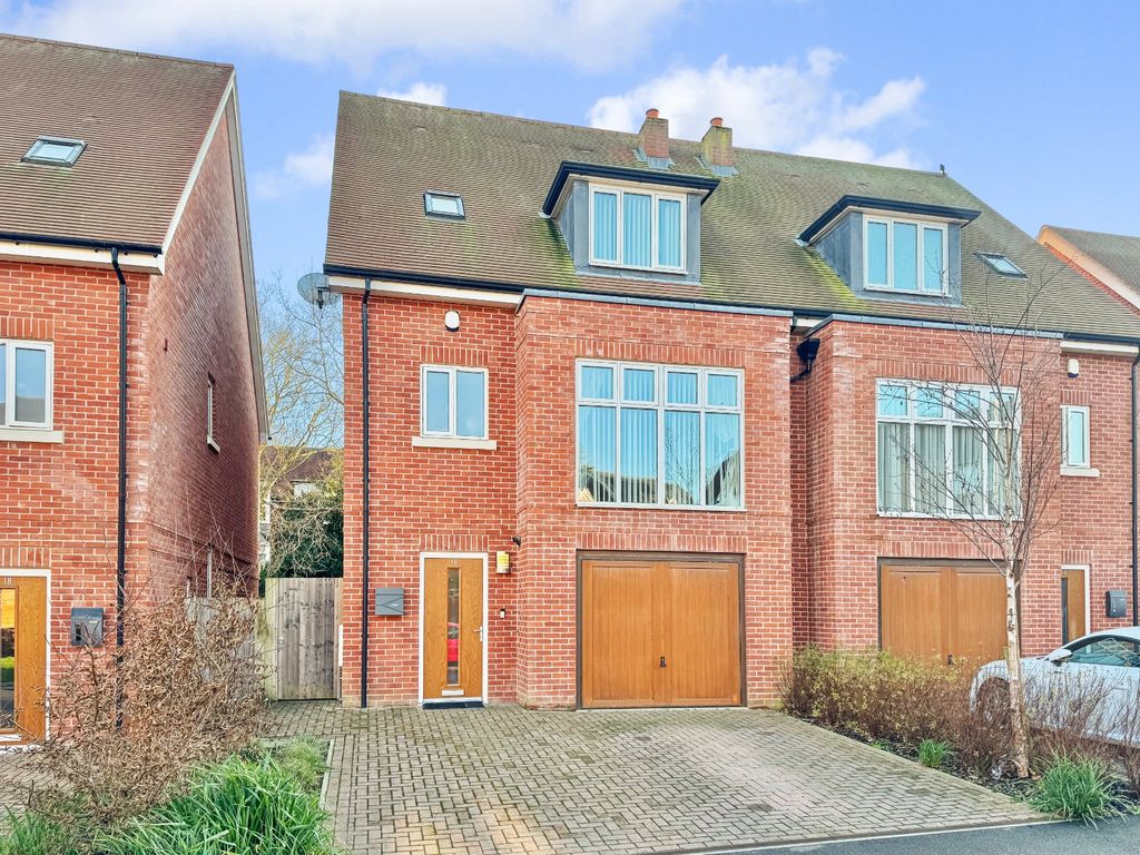 Property photo 1 of 23 Bluebell Gardens