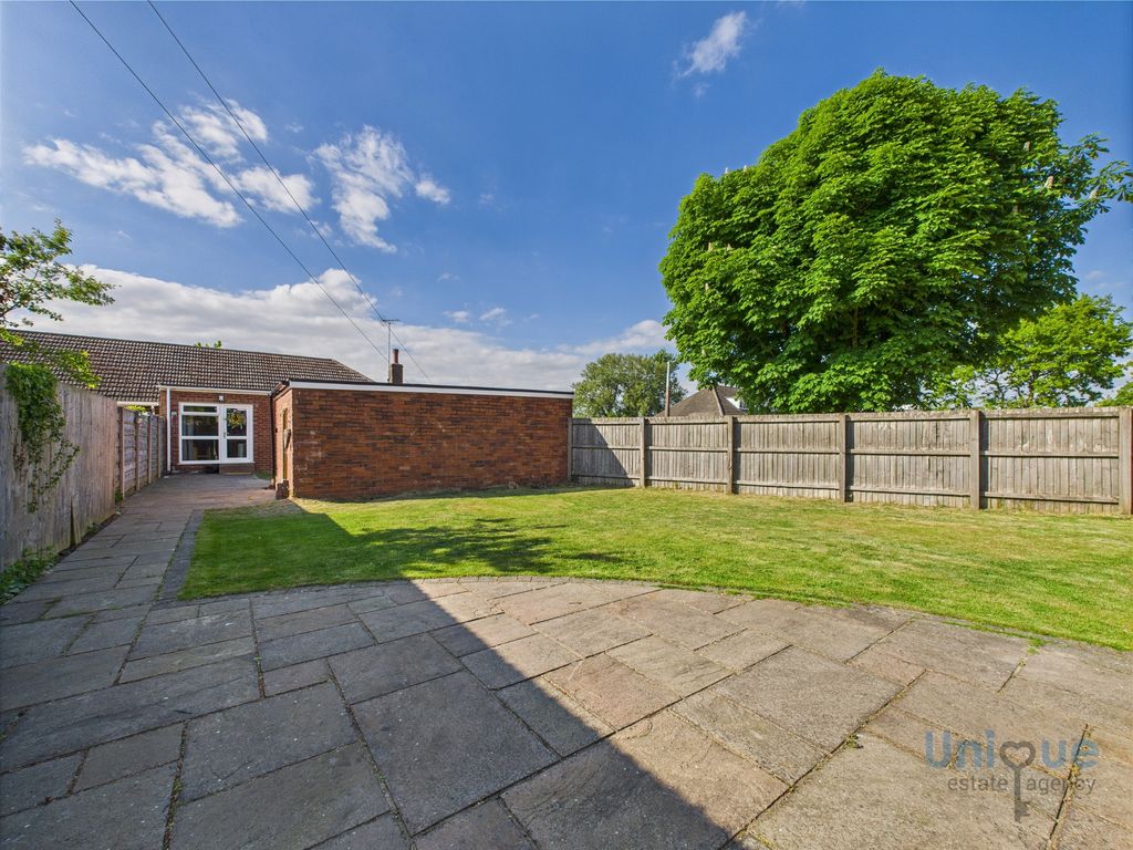 Property photo 2 of 25