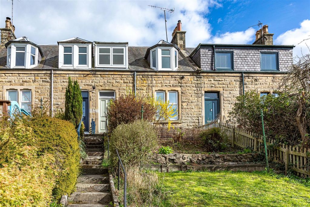 Property photo 1 of 19 28 Mil Street Selkirk 04.Jpg