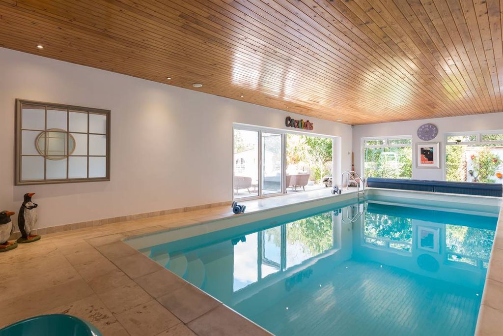 Property photo 3 of 42