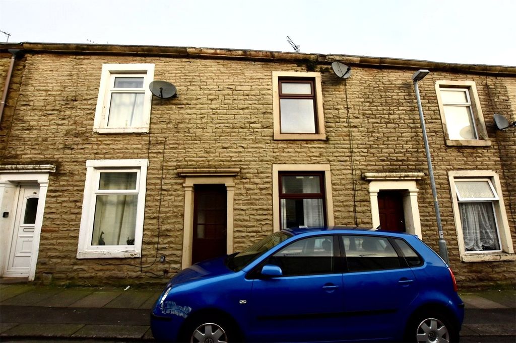 Property photo 1 of 10 Front