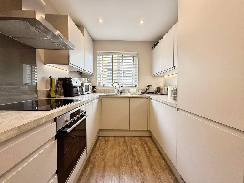 Property photo 3 of 22 Picture No. 18