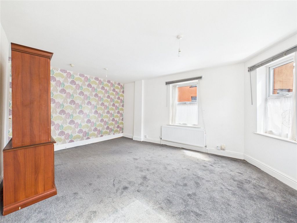 Property photo 2 of 11 Picture No. 33