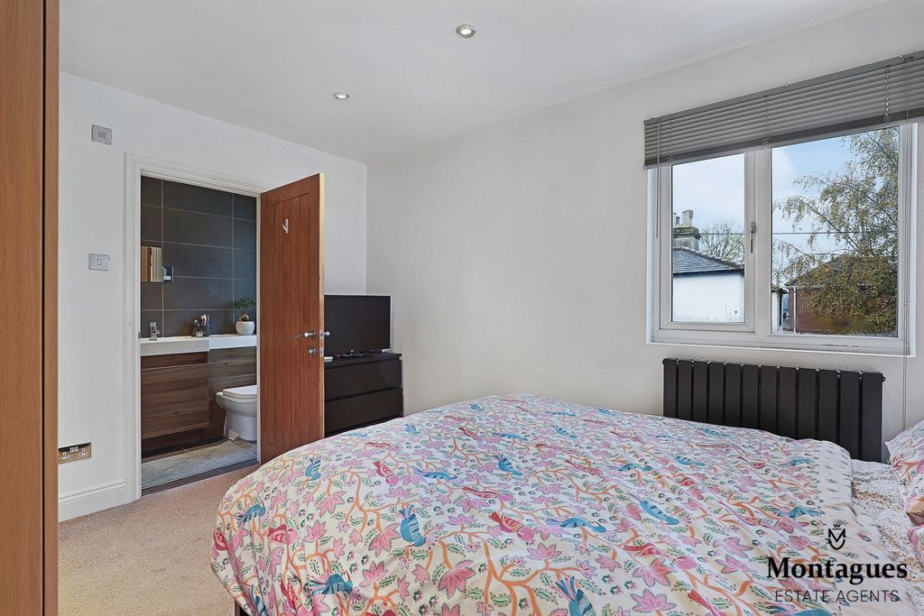Additional image 13 of 2 bed flat for saleHemnall Street, Epping CM16