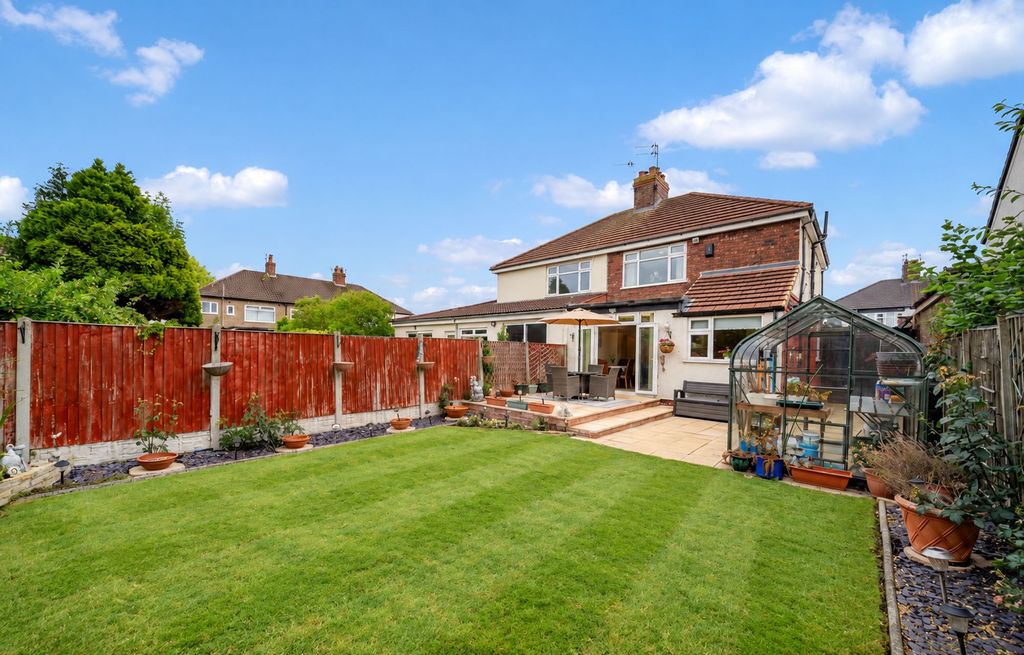 Property photo 2 of 31