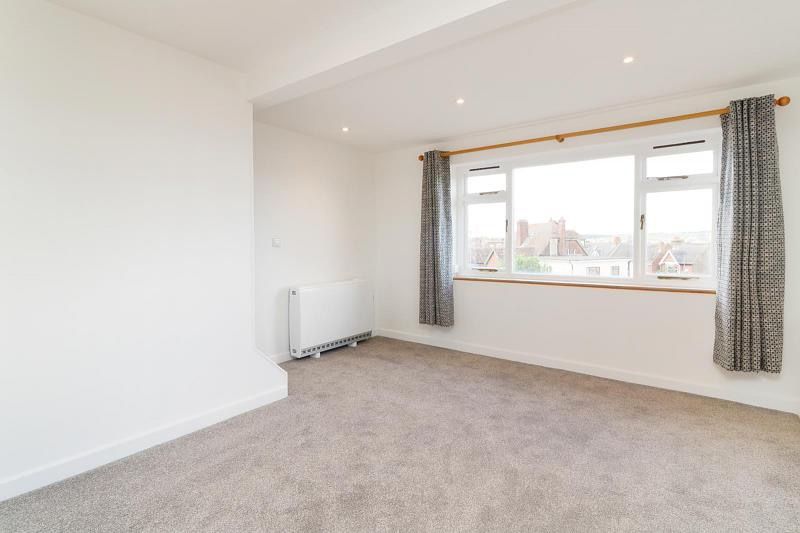 Property photo 2 of 14 1859456