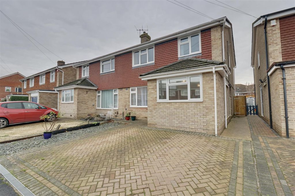 Property photo 1 of 17 Front