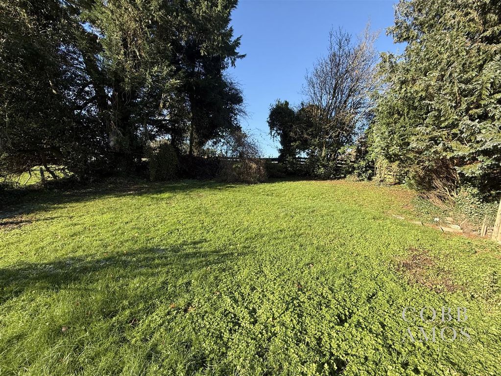 Property photo 3 of 16 Garden 5.Jpg