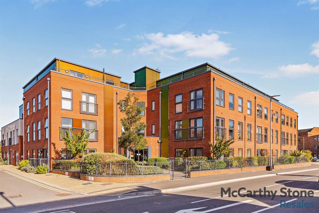 Property photo 1 of 16 Blake Court