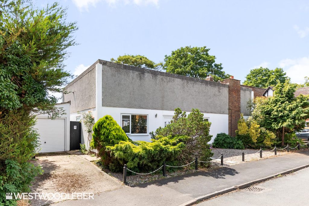 Property photo 1 of 22 Bowlersmead_20.Jpg