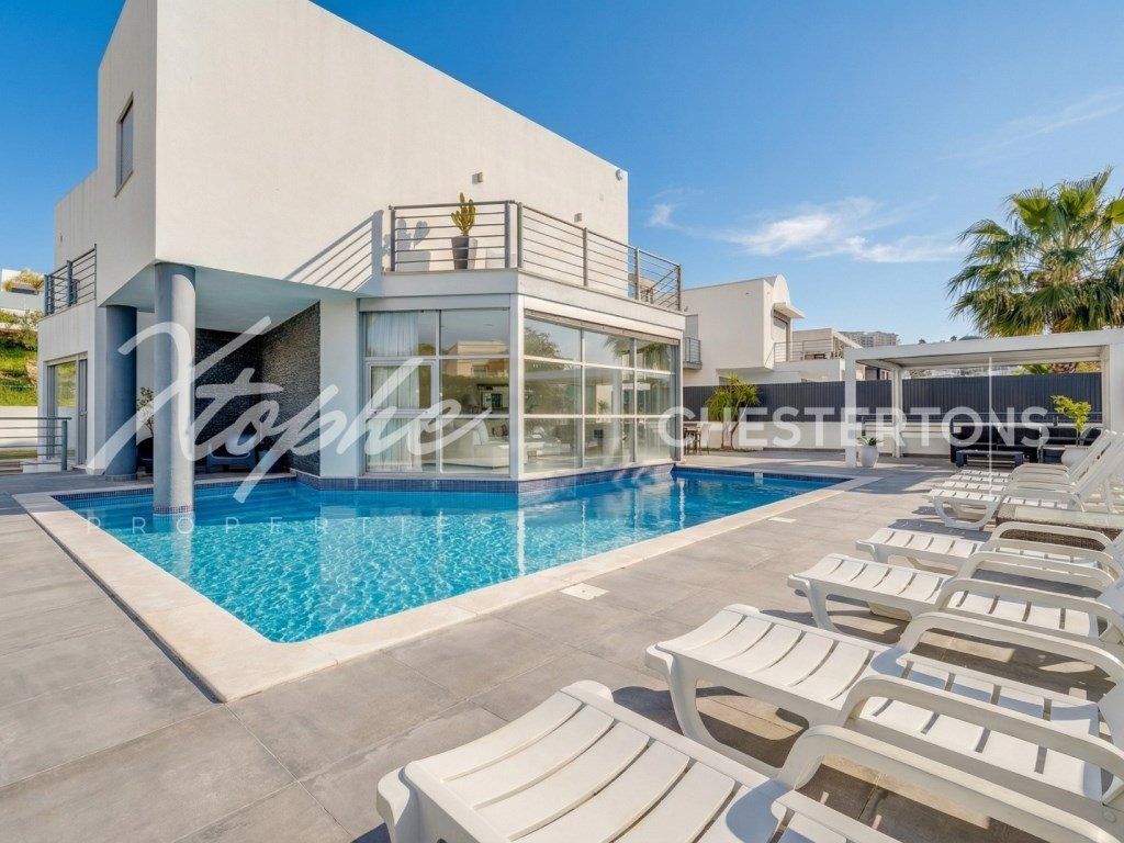 Property photo 1 of 28 Albufeira Marina Luxury 5 Bed Modern Villa For Sale
