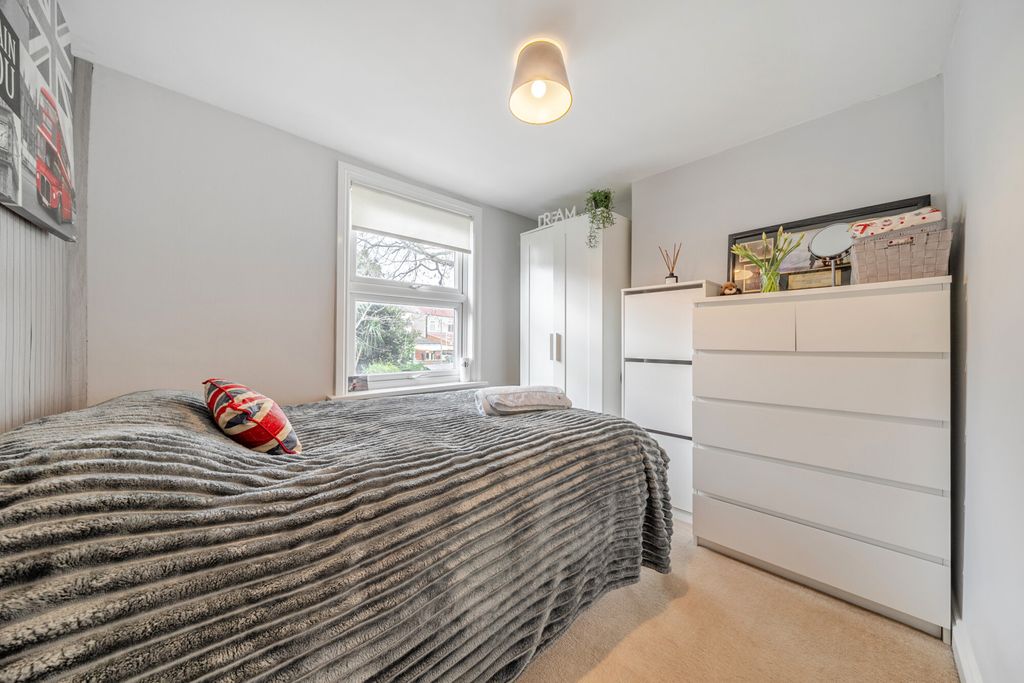 Property photo 3 of 19 1436450-9-69Cbd41...